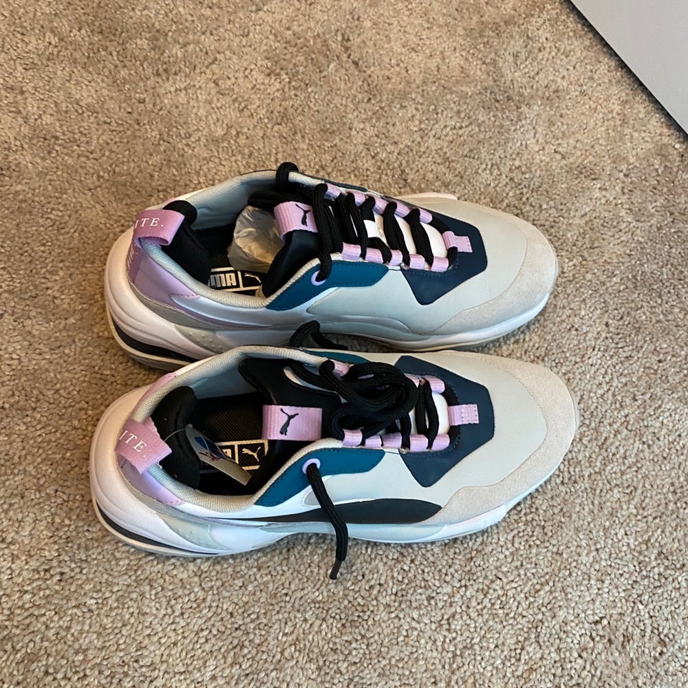 Pumas - Picture 3 of 4